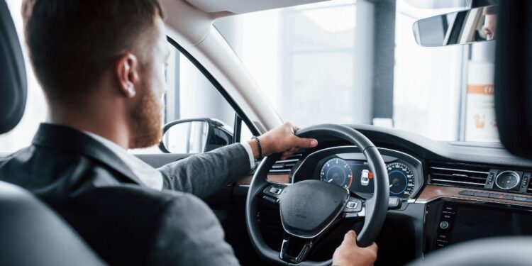Come funziona il pagamento del superbollo auto in Italia
